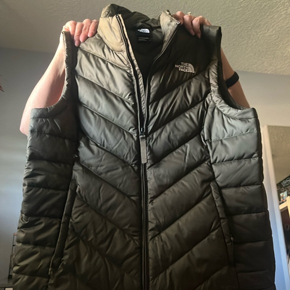 north face puffer vest - Picture 1 of 2